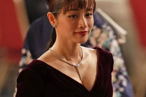 石原さとみの巨乳おっぱい！爆乳化した谷間がエロすぎるｗｗｗｗ