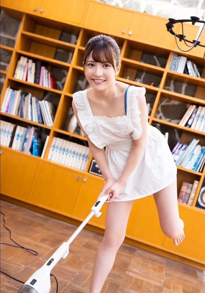 秦はるかの水着グラビア画像40枚