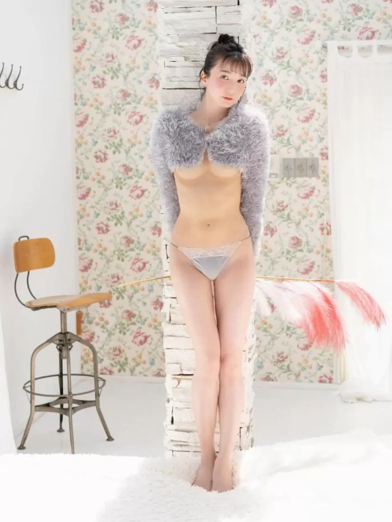 芹那の下乳おっぱいデカ尻丸出しでアタシコ状態がエロすぎるｗｗｗ