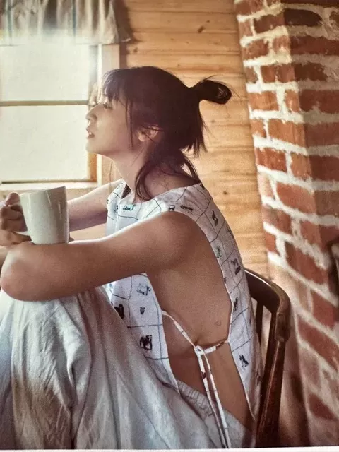 長濱ねるの揺れ乳！水着から巨乳が溢れそうでエロすぎるｗｗｗｗ