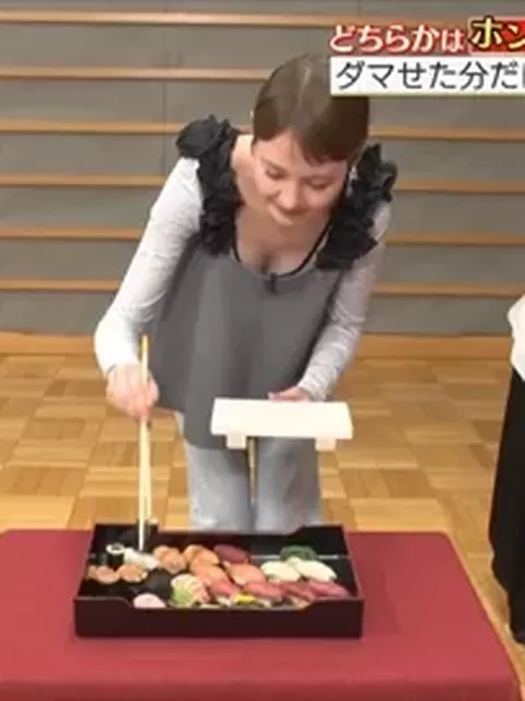 トリンドル玲奈、お乳を見せて極太をくわえてしまうｗｗｗｗ
