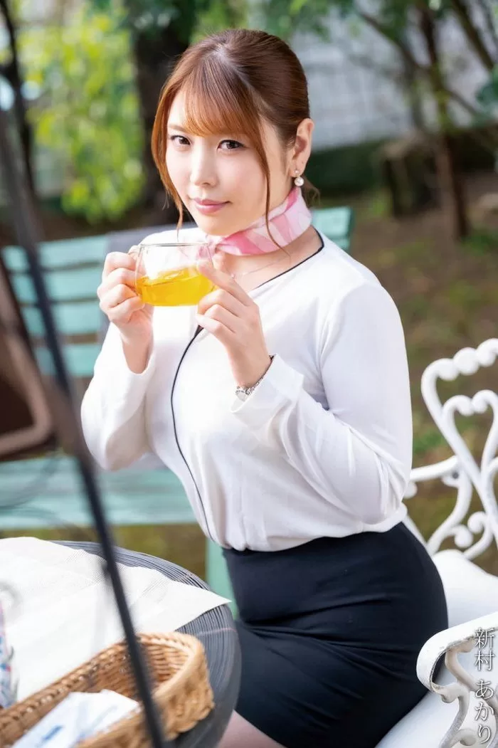 新村あかりのヌード、水着グラビア画像61枚