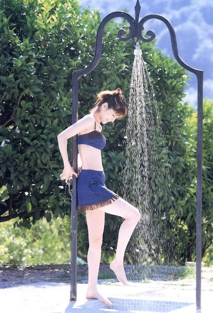 大石恵の水着グラビア画像38枚