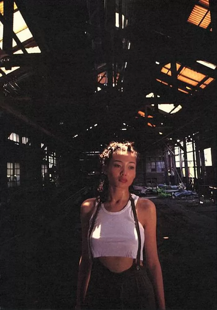 国舞亜矢のヌード、水着グラビア画像89枚