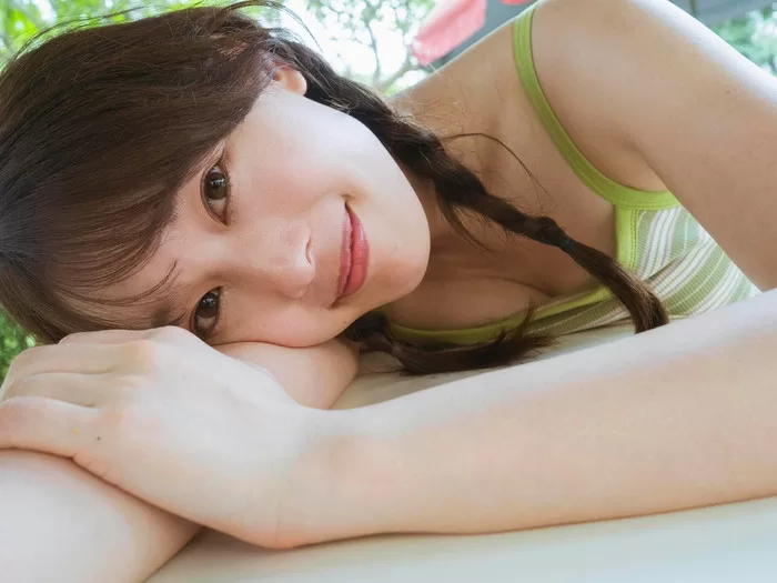 小坂井祐莉絵の水着グラビア画像44枚