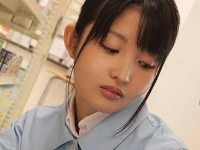 【堀沢茉由】純情可憐な美少女のバイト女子に目を付けたゲス店長が生肉棒で挿入調教！