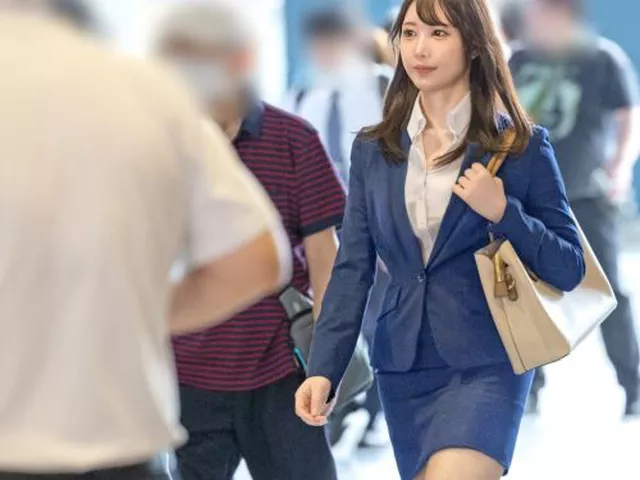 入社3ヶ月の新卒OLの木谷さん、先輩に性教育されてしまう
