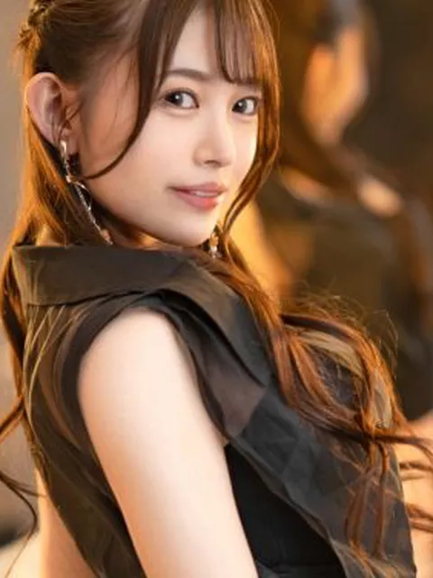 ソファでケツ穴おっぴろげる銀座の一流港区女子ひなこさん