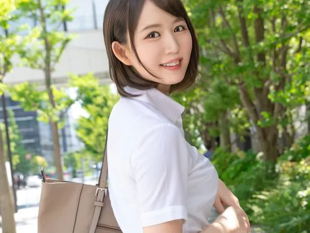 1日中働いて汗ばんだパンツスーツ姿のOL小池さんのハメ撮り