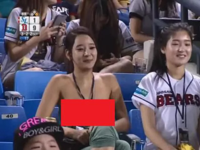 【動画】野球観戦してる美女がTVに映るも、めちゃくちゃ乳首見えてると話題にｗｗｗｗｗｗ