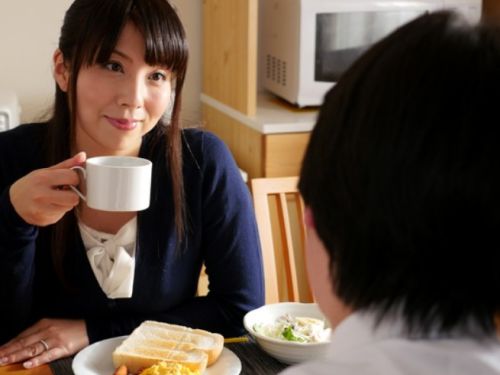 【一条綺美香】アナルを犯されて快楽に見ざめた熟れごろ美熟女の淫乱妻！