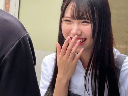 【エロ動画 素人】 カフェでバイト中のEカップ大学生の可愛い美少女にガチ本番交渉