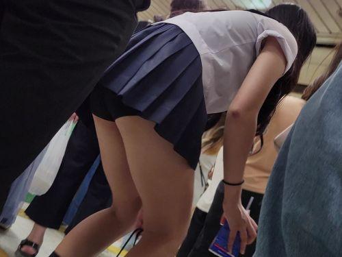 【盗撮】家庭内で無防備に下着姿でうろ付いたりオッパイ丸出しで着替える妹や姉を無断撮影！