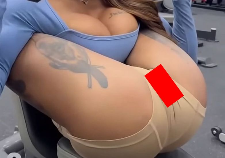【画像】短パンで変った筋トレをする女、アソコの形がクッキリすぎるｗｗｗｗｗｗ