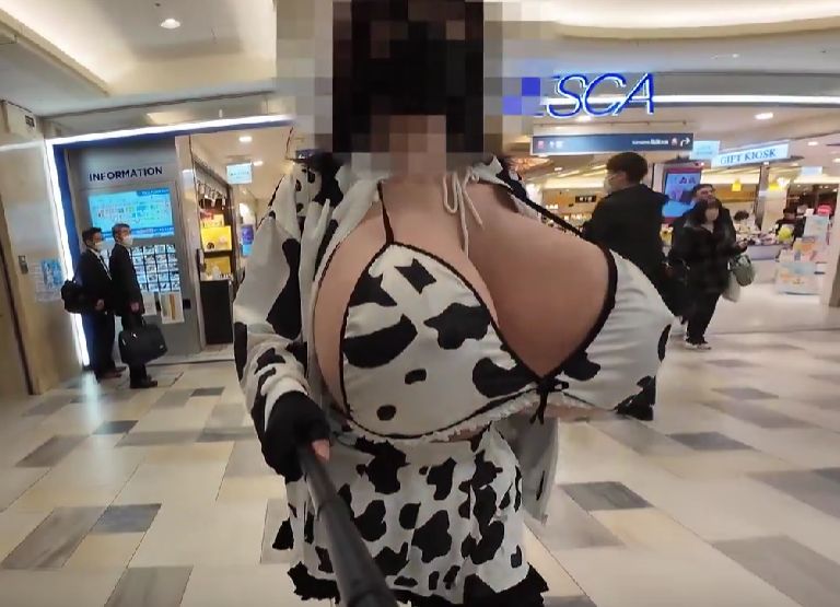 【画像】スギ薬局にとんでもないデカ乳女現るｗｗｗｗｗｗｗｗ