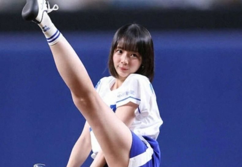 【画像】岡田紗佳、丸見えノーパン始球式ｗｗｗｗｗｗｗｗｗｗｗｗ
