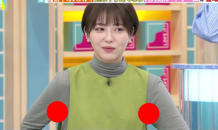 【画像】浜辺美波の腋汗がヤバイｗｗｗｗｗｗｗｗｗｗｗｗｗｗｗｗ