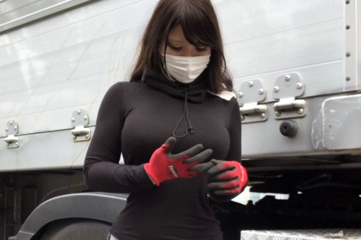 【画像】このおっ ぱいでトラックドライバーは無理でしょwwwwwwwwwwwwww