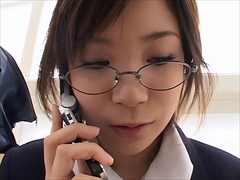 【超解像4K画質】アキバ系制服メガネっ娘がモテない悩みを解決！？謎のメールで告げられたオタク男子たちにご奉仕すればモテモテ女子に！？