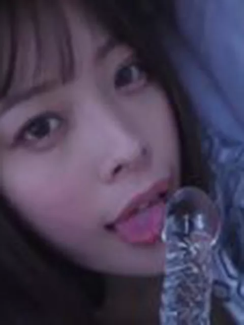 【八木奈々】可愛い彼女と不倫温泉！布団の中までラブラブです。かわいい顔で朝から肉棒を刺激してくれます。