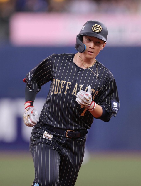岸田采配ズバリ的中！西川龍馬が見せた“信頼に応える打撃”