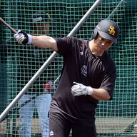 ソフトバンク・近藤健介が屋外打撃再開！腰の手術から順調回復、5月末の1軍復帰へ前進