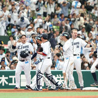西武・中村剛也が劇的サヨナラ打！首位オリックス撃破でカード勝ち越し決定