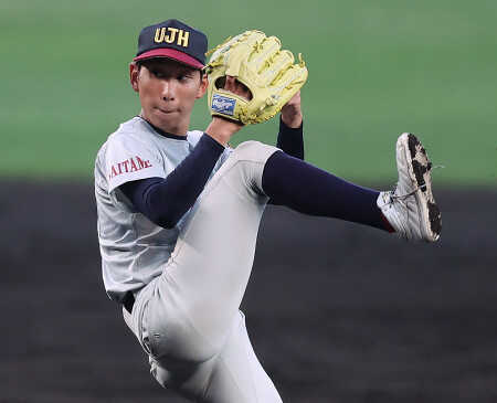 旋風を巻き起こした浦和実の変則サウスポーの秘密に迫る