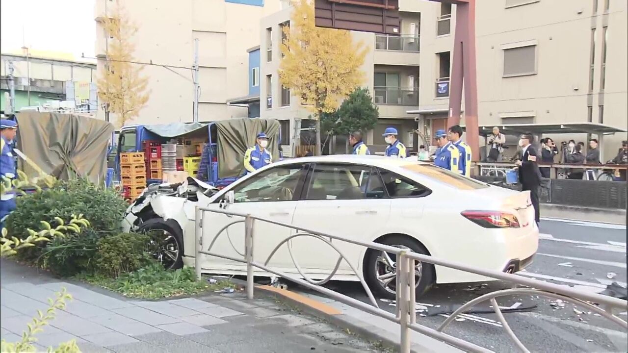 クラウン欲しさに暴走→逮捕…「ただ乗りたかった」容疑者の弁明にネット騒然「いや犯罪だろ」