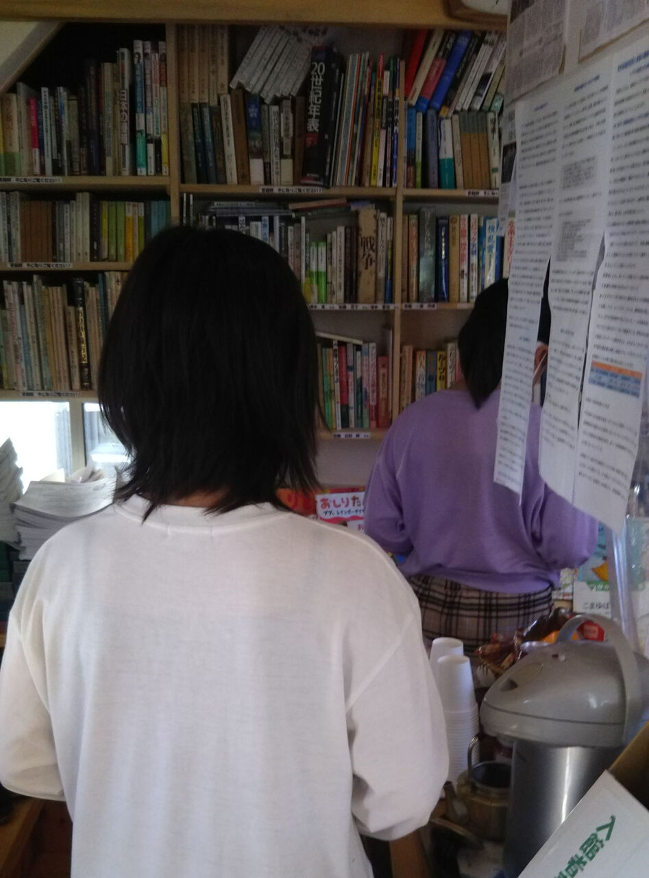 【悲報】「居場所を失った63歳男性」図書館通いの日々と妻の冷たい視線に隠された切ない理由