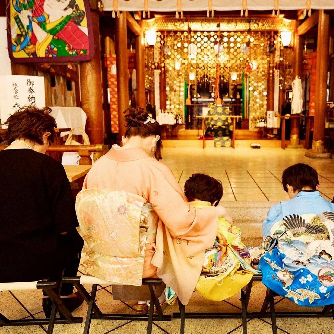 浜崎あゆみ(47)息子公開で話題！背中タトゥー丸見えショット「エグい」「強すぎる」