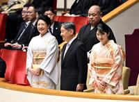 【6年ぶり天覧相撲で大惨事!?】横綱・大関4人全滅！大の里肩痛い顔で伯乃富士に完敗…館内騒然すぎる波乱