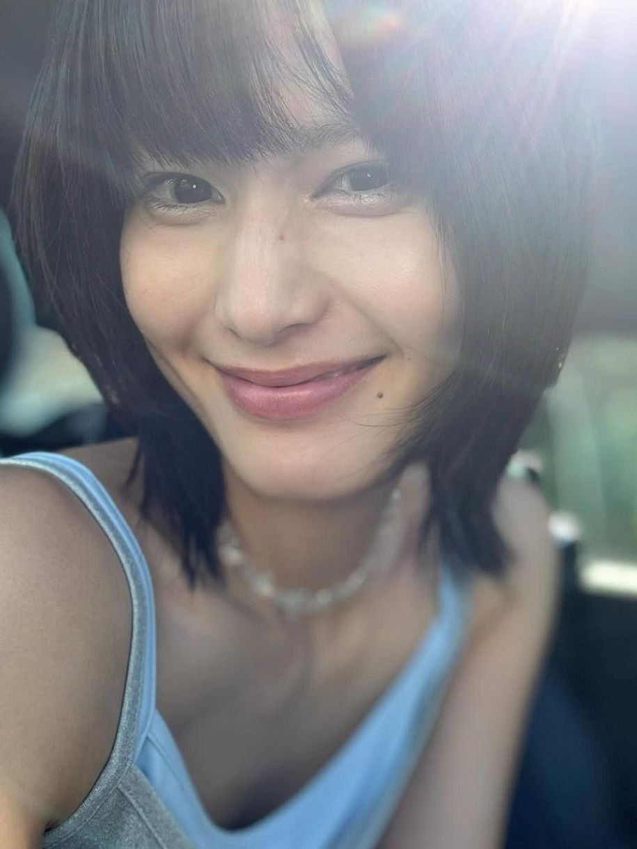 【橋本愛】ピンク髪でお人形さん級に激変！「一瞬誰かわからん」って声続出の春ビジュアルがヤバい…