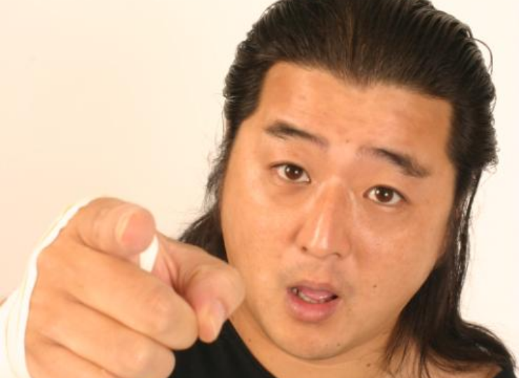 【悔しさMAX】長州小力「反省しかありません」無免許運転で頭下げまくり…免許更新忘れで大ピンチww