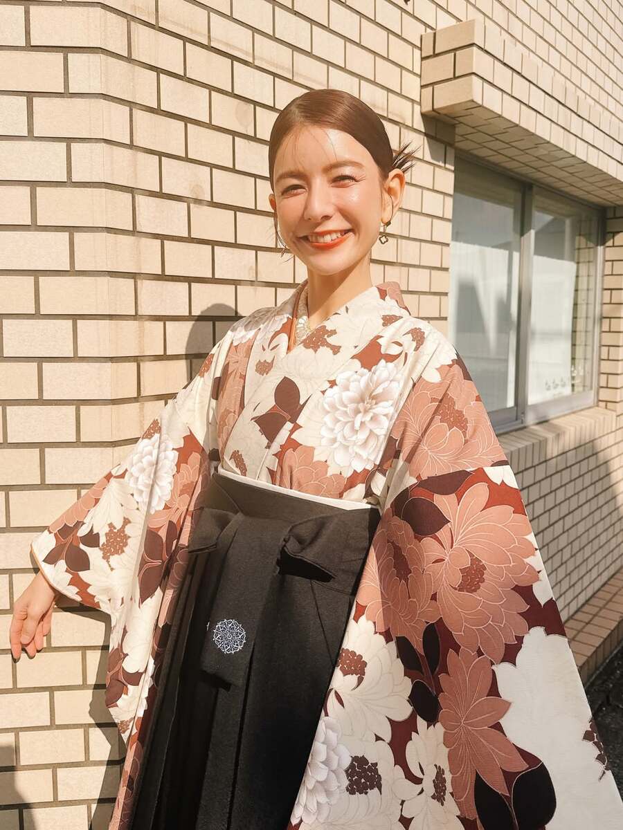 【芸能】39歳スザンヌ、仕事・子育て両立で大学卒業！日本経済大学4年で見事修了