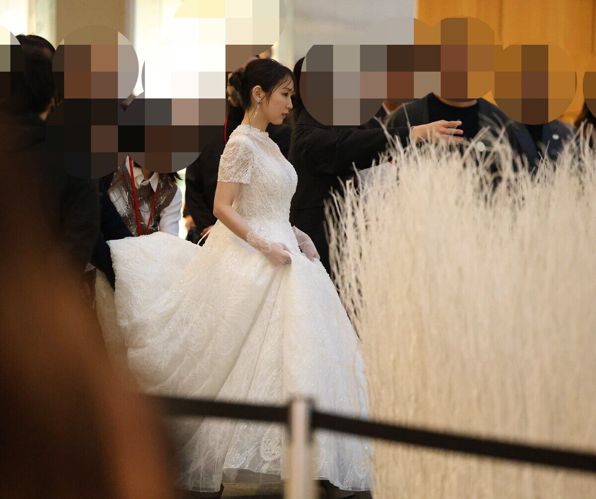 「雪のお姫様降臨」吉岡里帆の純白ドレスがヤバすぎる…「女神」「息できない」とネットが大パニック！