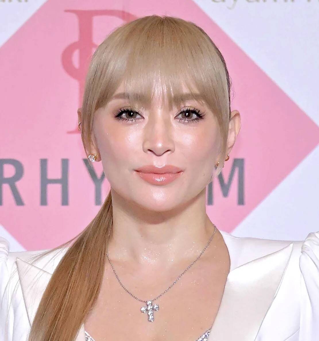 【衝撃告白】浜崎あゆみ、超豪邸のヤバい実態を暴露！「部屋数わからない」「敷地に何棟かあって行ったことないフロアまで…」