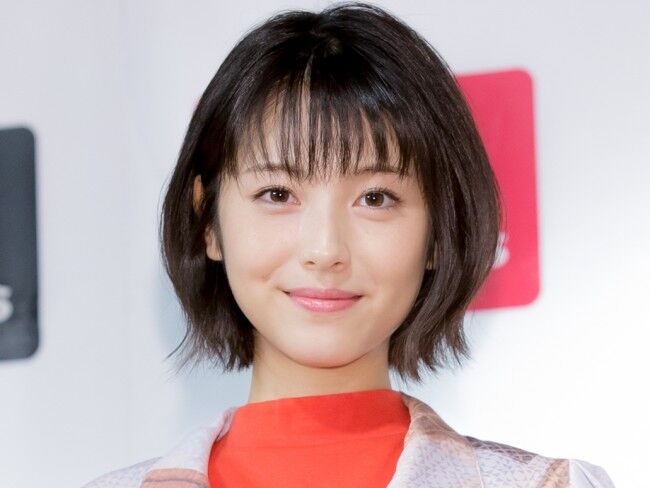【浜辺美波「2人ずついなくなっていくので結構減りが早い」】 堀越高校の恋愛禁止ルールがヤバすぎた…クラスメイトが次々消えていく衝撃エピソードに悶絶