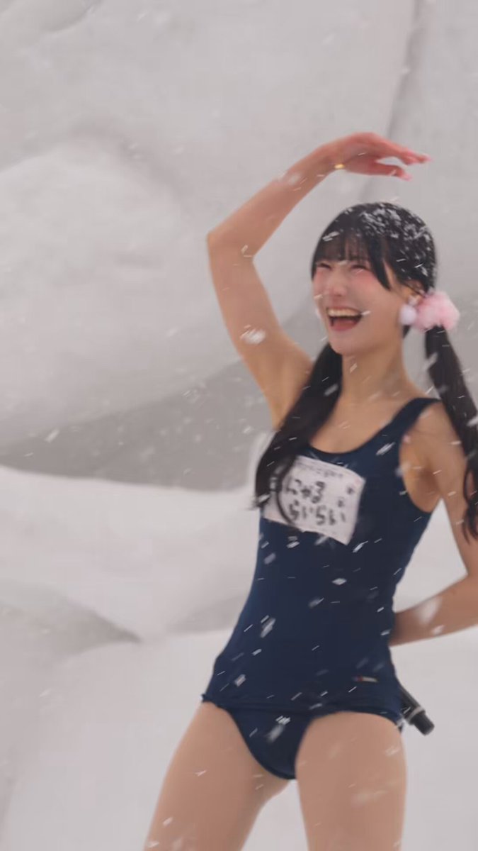 【衝撃】雪の中でスク水！アイドルが本気でぶっ飛んだコメント