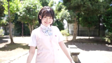 真白なの 小動物系のかわいらしいお嬢さんが恥ずかしいポーズもアイドルスマイルで頑張る着エロ 前半