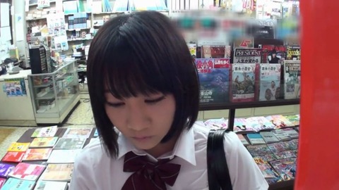 本屋にやってきたおとなしそうなJKに媚薬をたっぷり塗ったチ○ポを即挿入！ 前半