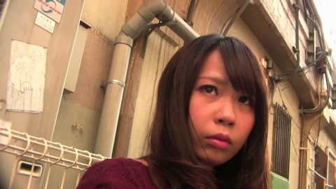 野外露出旅行を満喫する巨乳人妻 前半