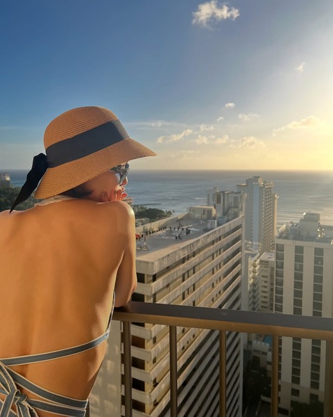 剛力彩芽、ハワイで魅せる鍛え抜かれた肉体とオフショットの裏側