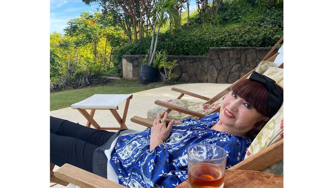 91歳・黒柳徹子のハワイ冬休み: 美しい夕日とグルメ満喫の記録