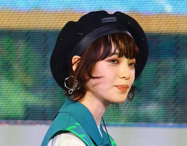 【絶賛と不評…山口百恵のカバー！】元欅坂46・平手友梨奈、伝説のアイドル山口百恵をカバー…格が違う、荷が重過ぎた！
