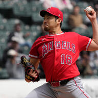 【まさか…離脱が心配！】菊池雄星、左肩の張りで緊急降板、2回無失点も3回前にアクシデント…7戦未勝利のまま！