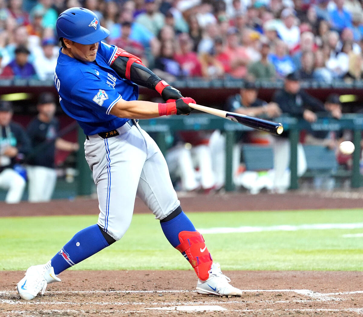 【16試合ぶりの一発！】岡本和真が3号HR＆2点タイムリー2塁打…ブルージェイズが球団記録タイの初回8得点で連敗脱出！