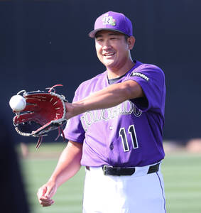 【快投…移籍後初勝利！】ロッキーズ・菅野智之、「打者天国」クアーズ・フィールドで快投…いぶし銀の投球健在！