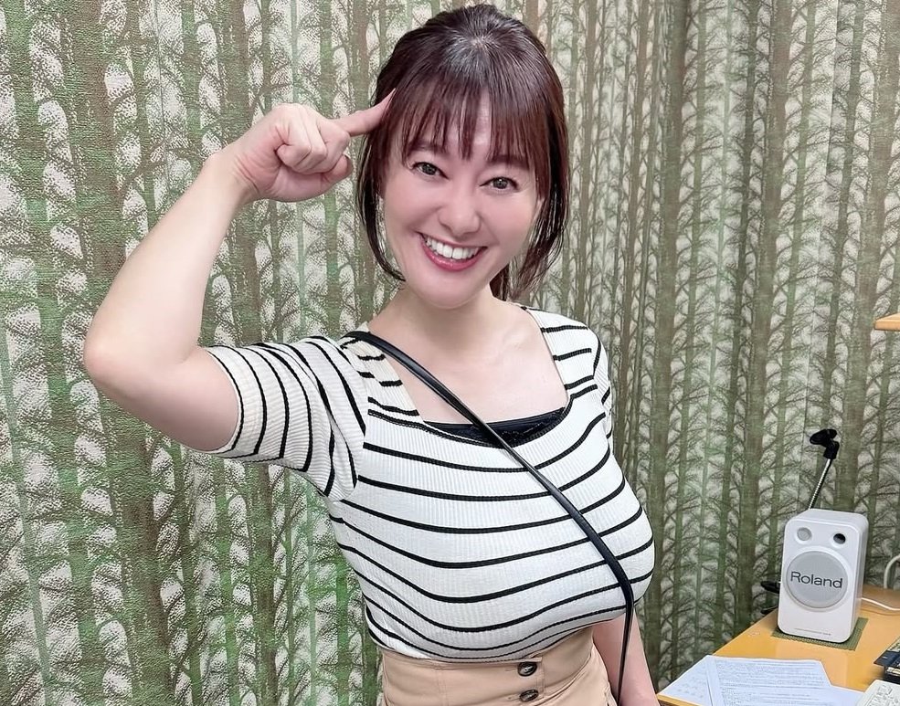 【デカすぎてヤバッ…完熟バスト！】元NHK竹中知華、43歳衝撃のグラビアデビュー「秒で完売」…SNSで再び話題に！