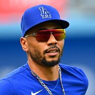 【塩対応…かつてはアイ・ラヴ・コーラ！】ムーキー・ベッツ、恩師レッドソックス監督解任に一言…『俺には関係ない』が話題！